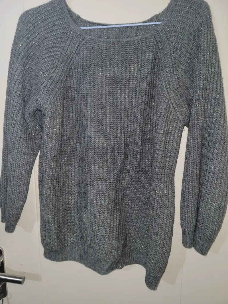 Suéter de punto gris con brillos - 3
