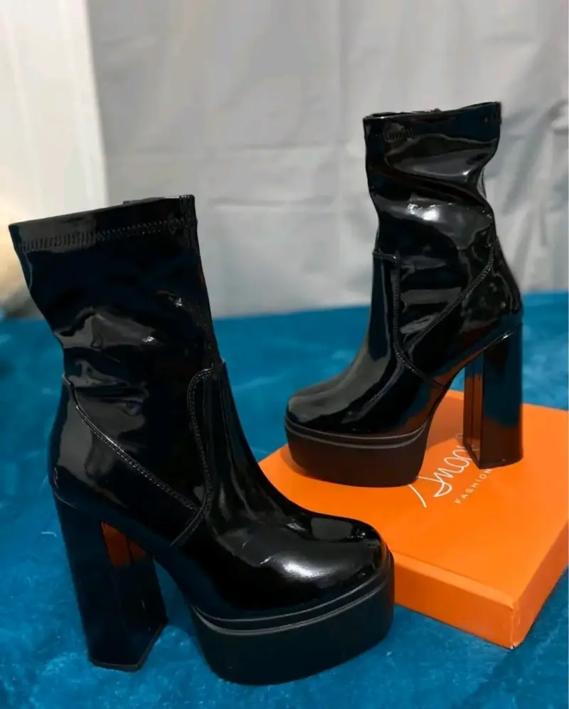 Botines negros charol con plataforma