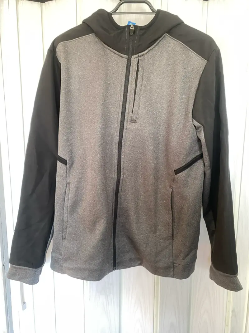 Chaqueta deportiva gris con capucha - 1