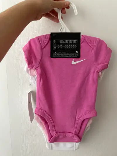 Pack de 3 bodys Nike para bebé - miniatura 4