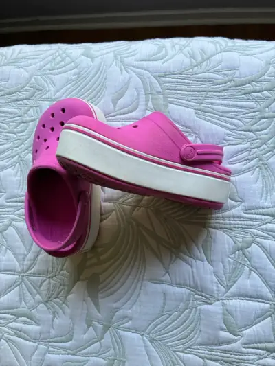Sandalias Crocs Fucsia - miniatura 1