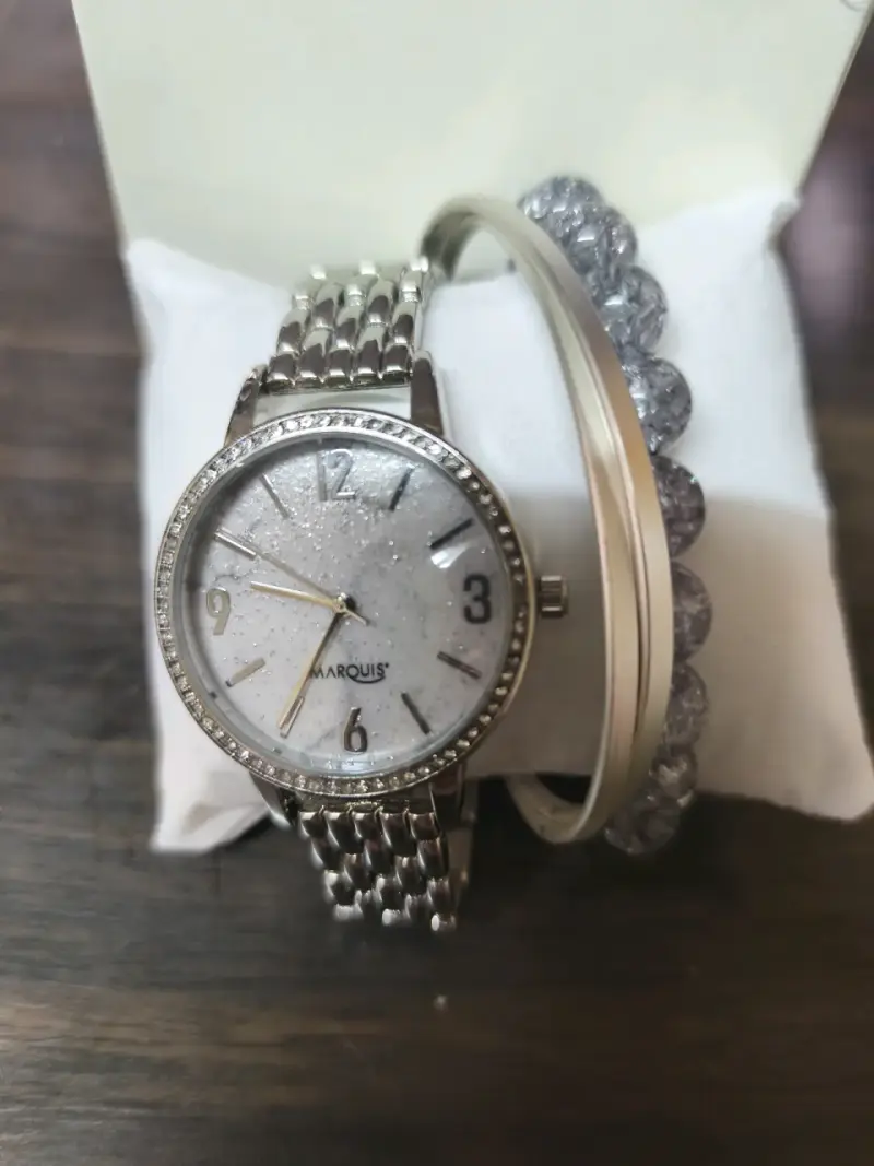 Reloj de pulsera plateado elegante - 1