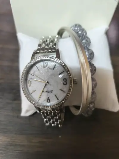 Reloj de pulsera plateado elegante - miniatura 1