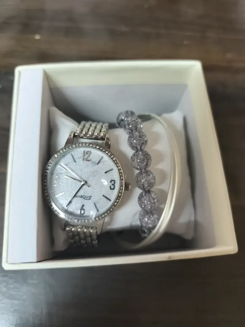 Reloj de pulsera plateado elegante - 4