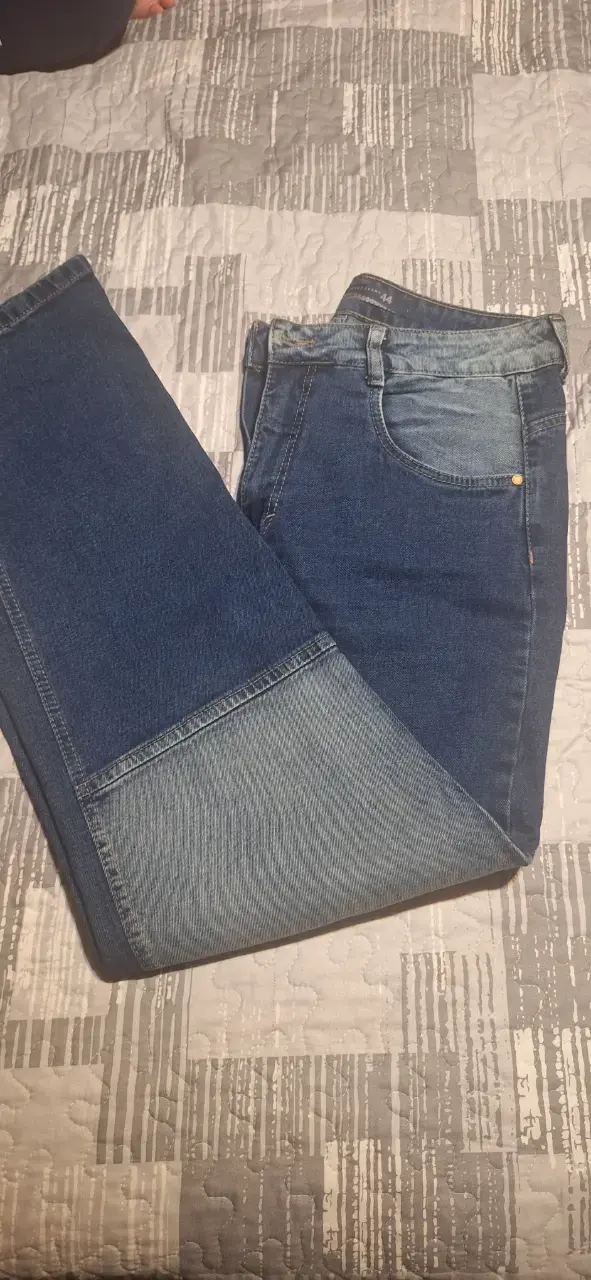 Jeans azules clásicos - 1