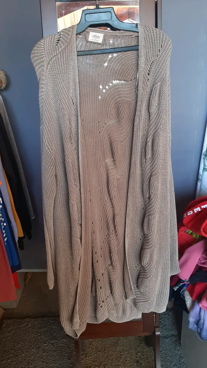 Cardigan largo tejido beige