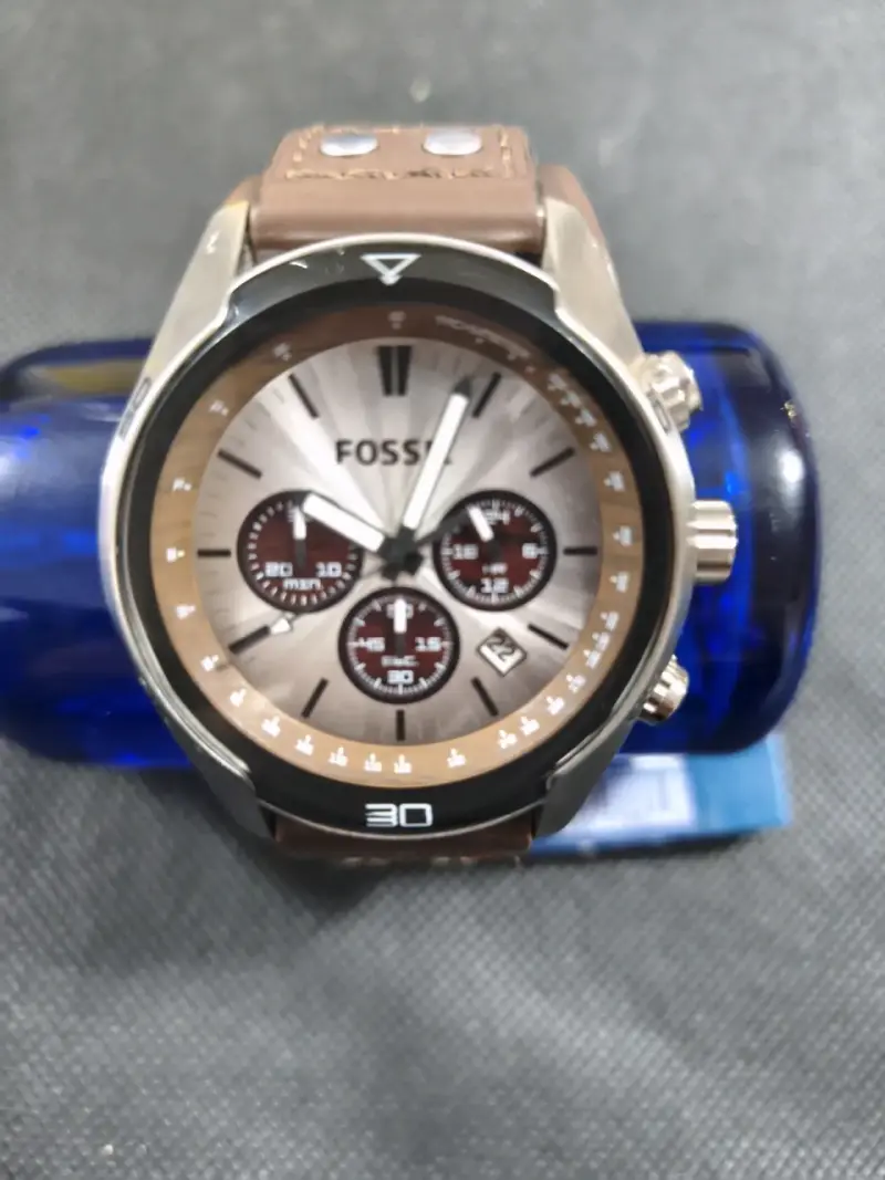 Reloj Fossil café con cronógrafo - 1