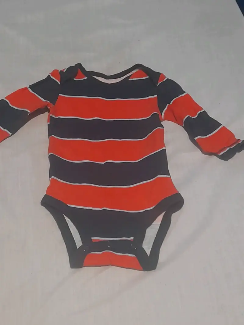 Conjunto de tres bodies para bebé carter's - 2