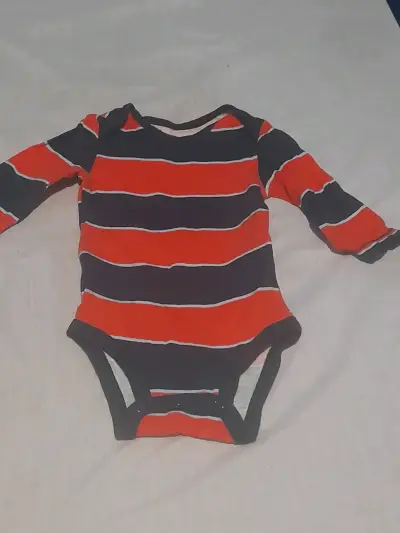 Conjunto de tres bodies para bebé carter's - miniatura 2