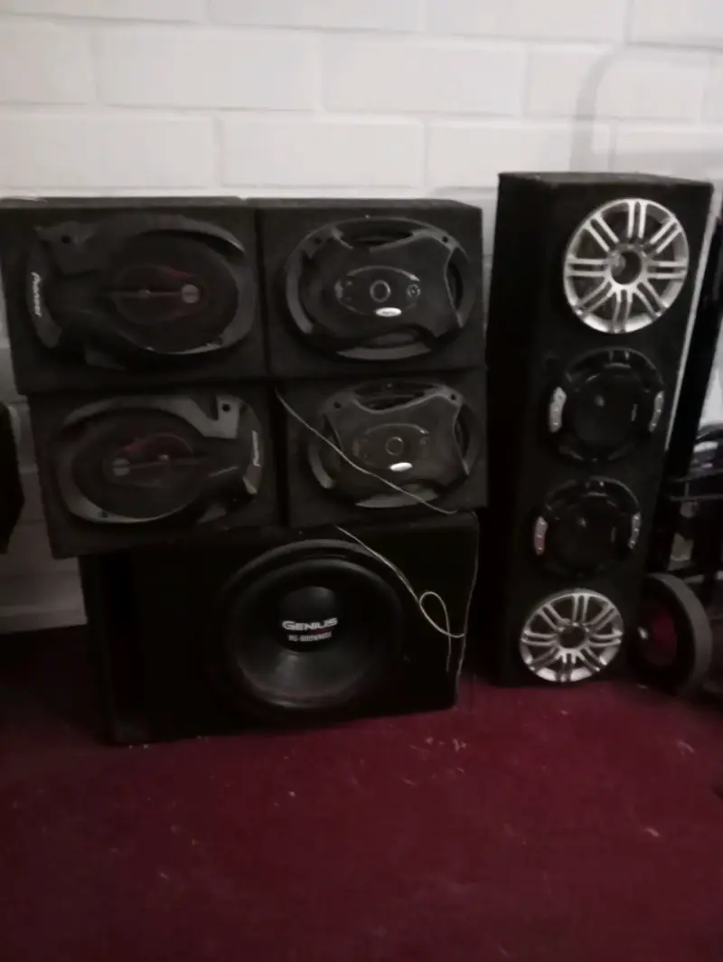 Set de parlantes Pioneer y Genius - 2