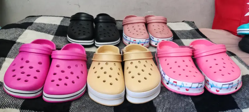 Sandalias tipo Crocs - 3