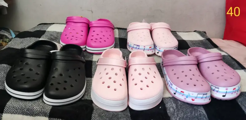 Sandalias tipo Crocs - 5