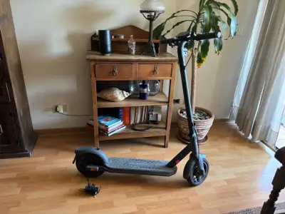 Scooter eléctrico plegable negro - miniatura 1