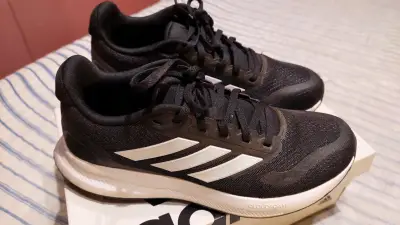 Zapatillas deportivas negras Adidas - miniatura 1