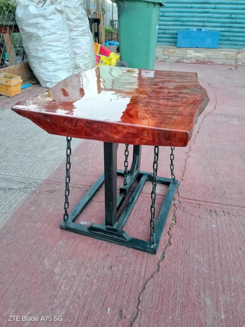 Mesa de centro flotante - 2
