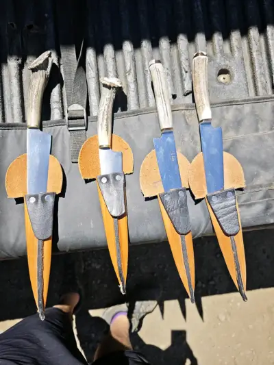 Cuchillos artesanales con mango de asta - miniatura 1
