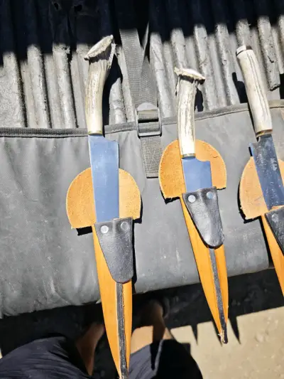Cuchillos artesanales con mango de asta - miniatura 2
