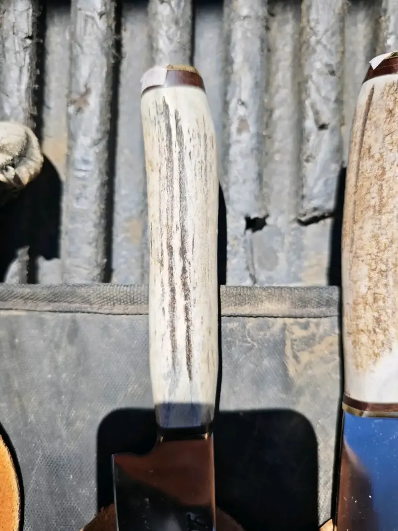 Cuchillos artesanales con mango de asta - 4