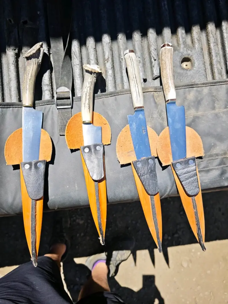 Cuchillos artesanales con mango de asta - 5