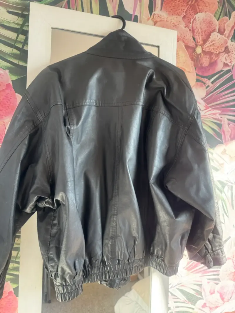 Chaqueta de cuero bomber negra - 3