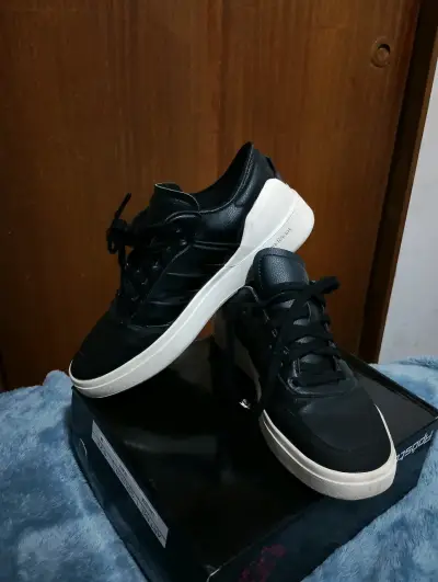 Zapatillas negras deportivas - miniatura 2