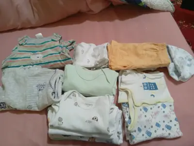Lote de ropa de bebé niño - miniatura 1