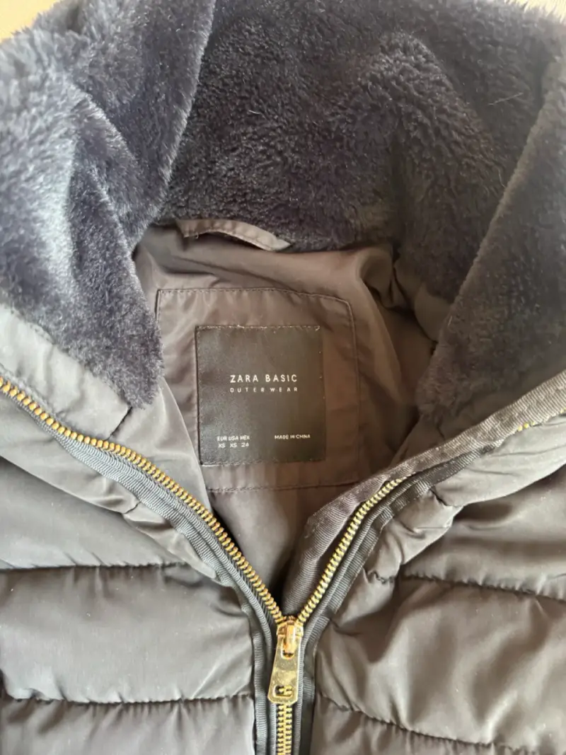 Parka negra Zara - 2