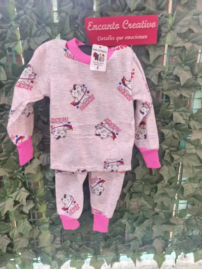 Pijamas de polar y plush - miniatura 2
