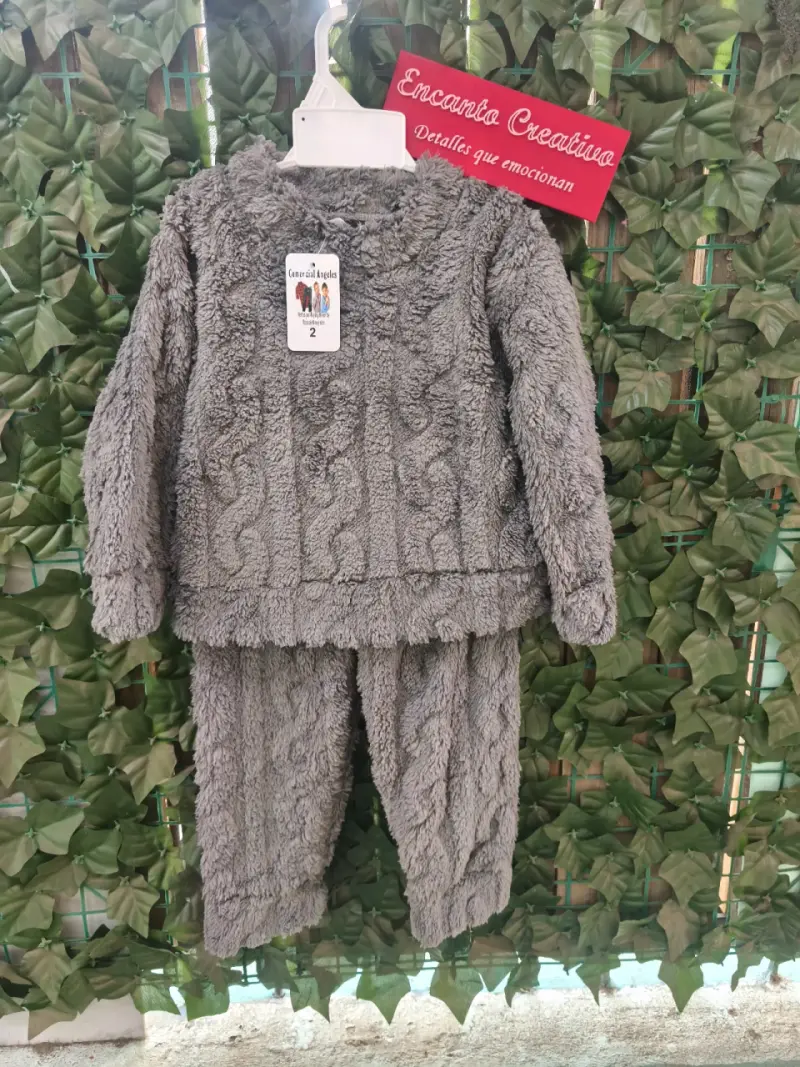 Pijamas de polar y plush - 5