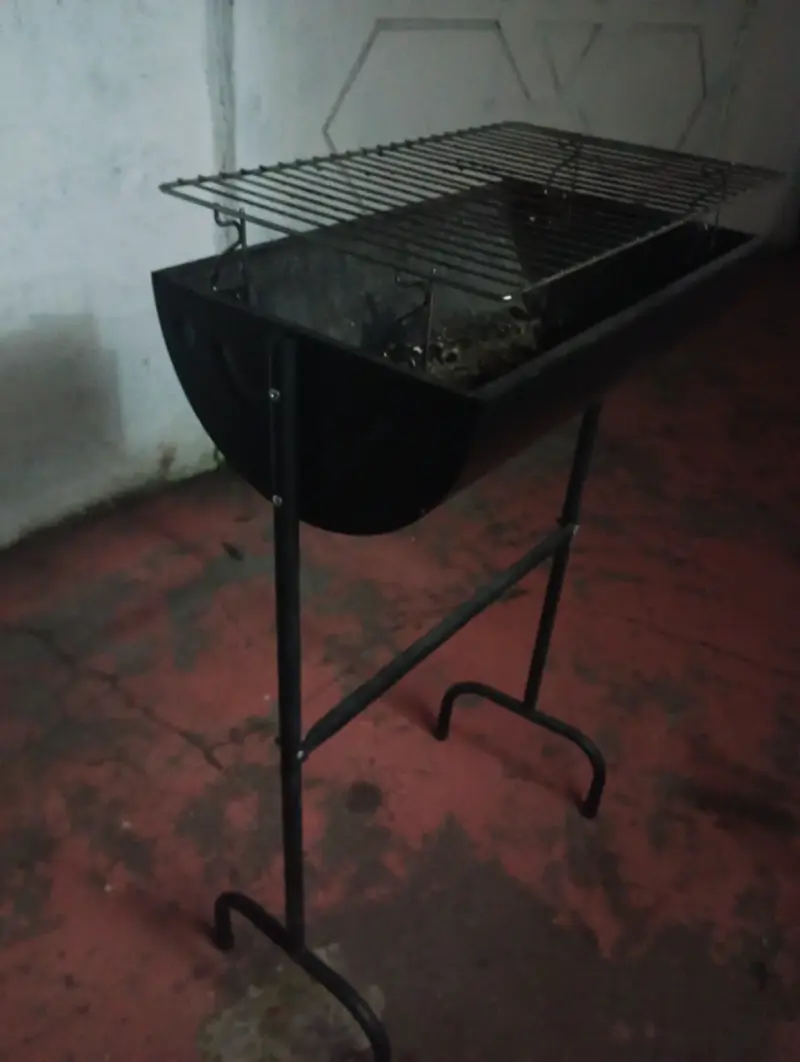 Parrilla de carbón metálica - 1