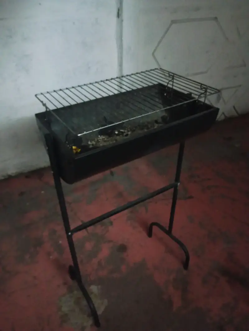 Parrilla de carbón metálica - 2