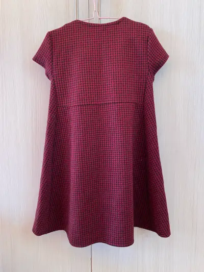 Vestido infantil rojo con lazo - miniatura 2