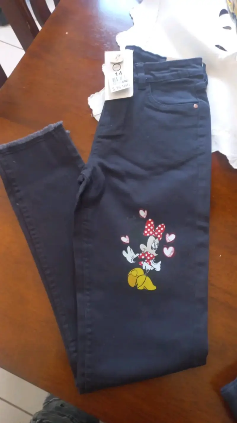 Jeans negros con diseño Minnie talla 12 /14 y 16 - 1