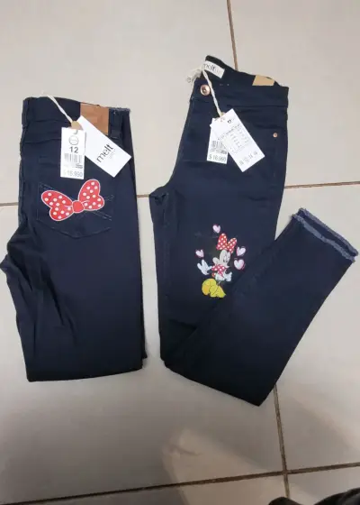 Jeans negros con diseño Minnie talla 12 /14 y 16 - miniatura 3