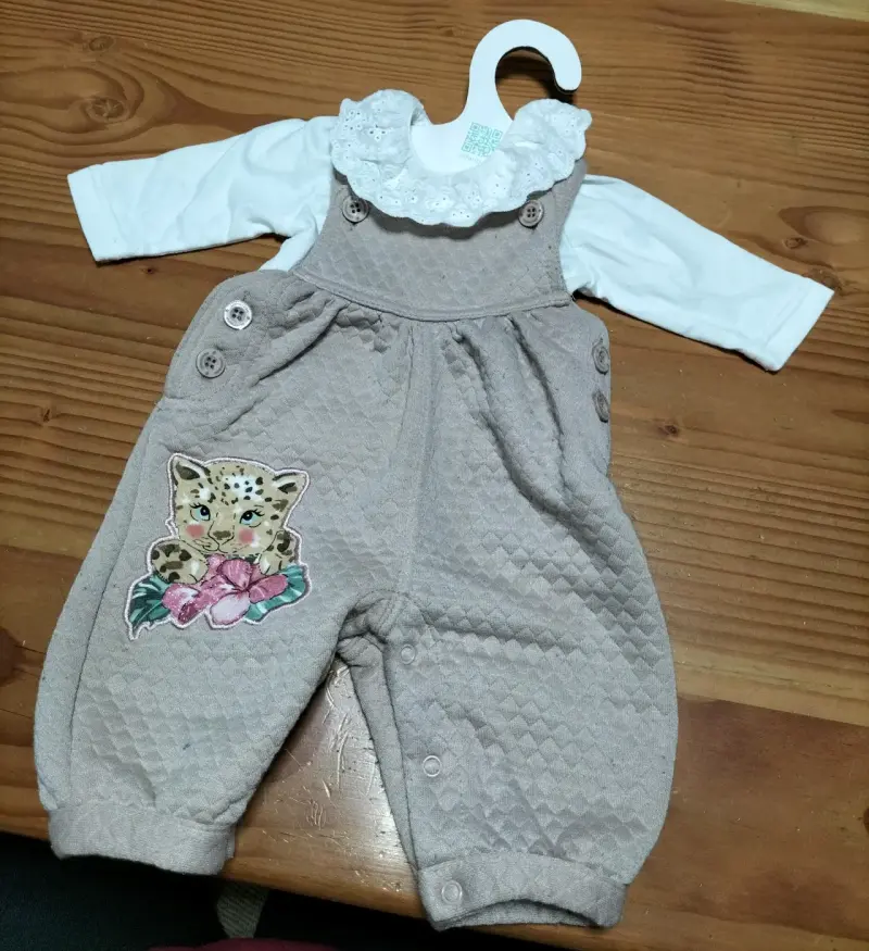 Conjunto bebé con chaqueta y enterito - 2