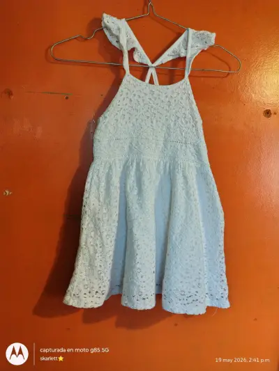 Vestido blanco de encaje - miniatura 1