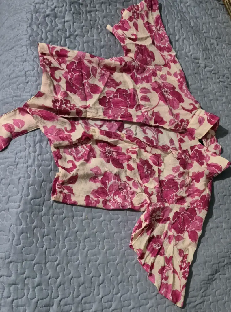 Blusa rosa floral con lazos - 2