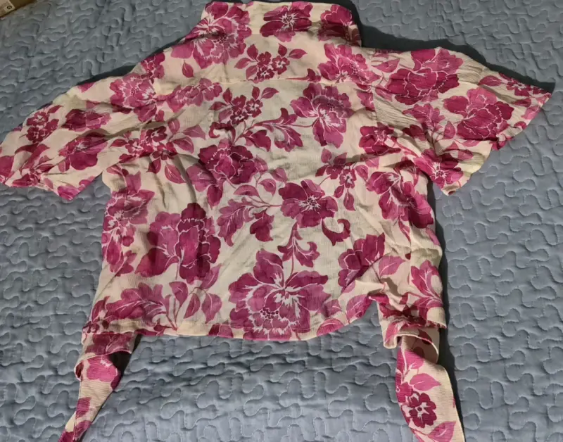 Blusa rosa floral con lazos - 3