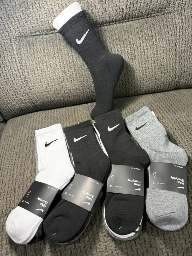 Calcetines deportivos Nike variados - 1