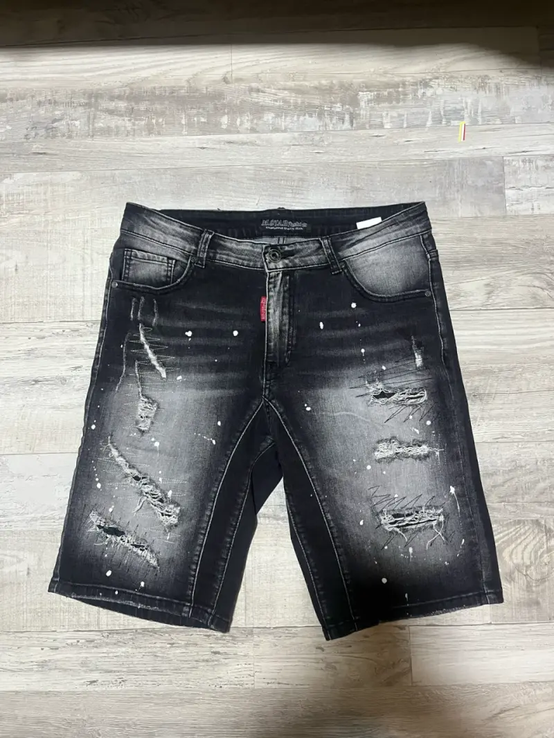 Shorts de mezclilla desgastados