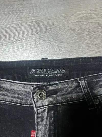 Shorts de mezclilla desgastados - miniatura 2