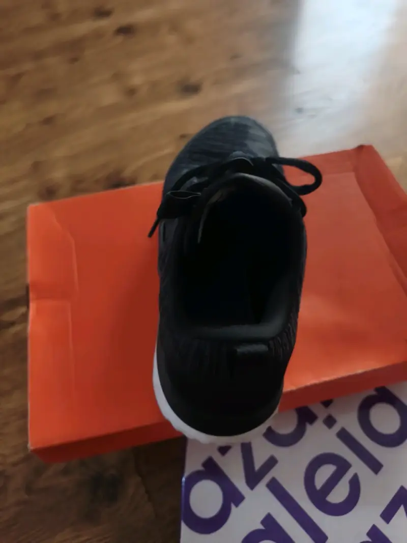 Zapatillas deportivas negras usadas - 2