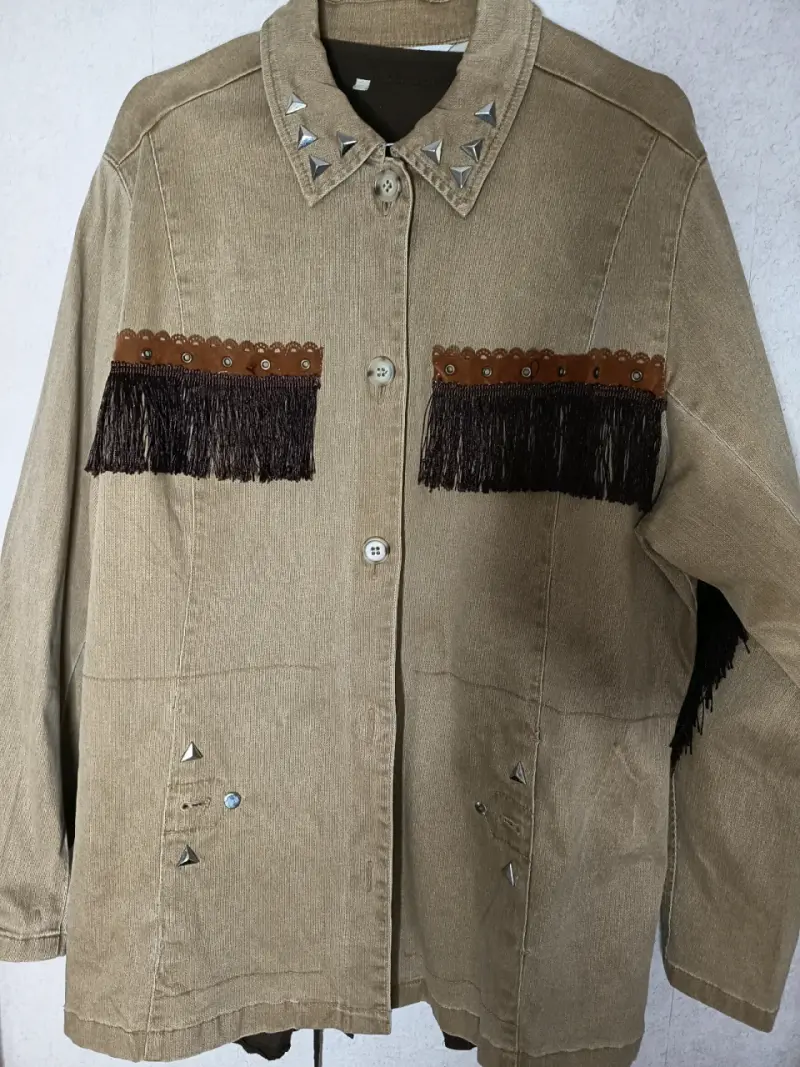Chaqueta beige con flecos - 3