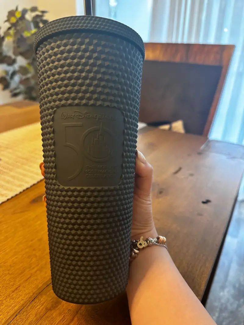 Vaso Starbucks 50 años Walt Disney - 4