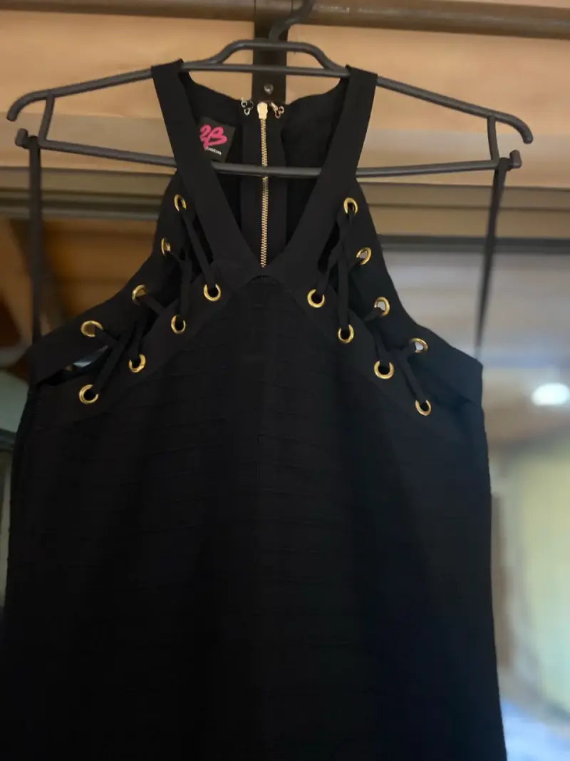 Vestido negro elegante - 4