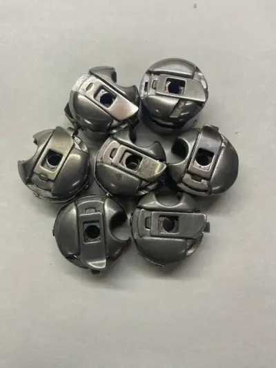 Carretes de máquina de coser metálicos - miniatura 1