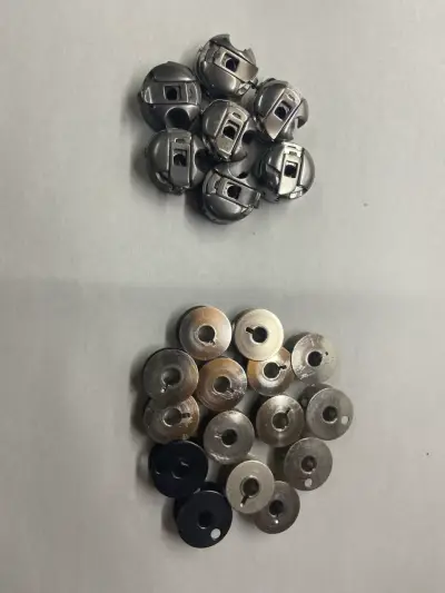 Carretes de máquina de coser metálicos - miniatura 3