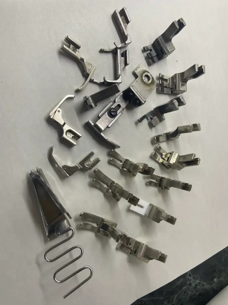 Set de prensatelas para máquina de coser - 1