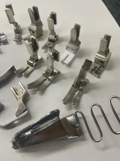 Set de prensatelas para máquina de coser - miniatura 2