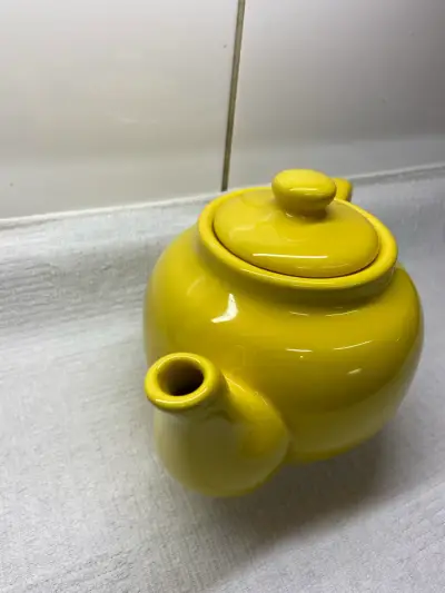 Tetera de cerámica amarilla - miniatura 3